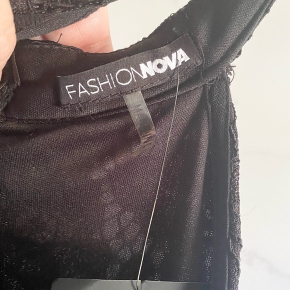 NWT Fashion Nova All You Need Is Me Dramatic Bell Sleeve Dress Size 3X - Picture 8 of 9